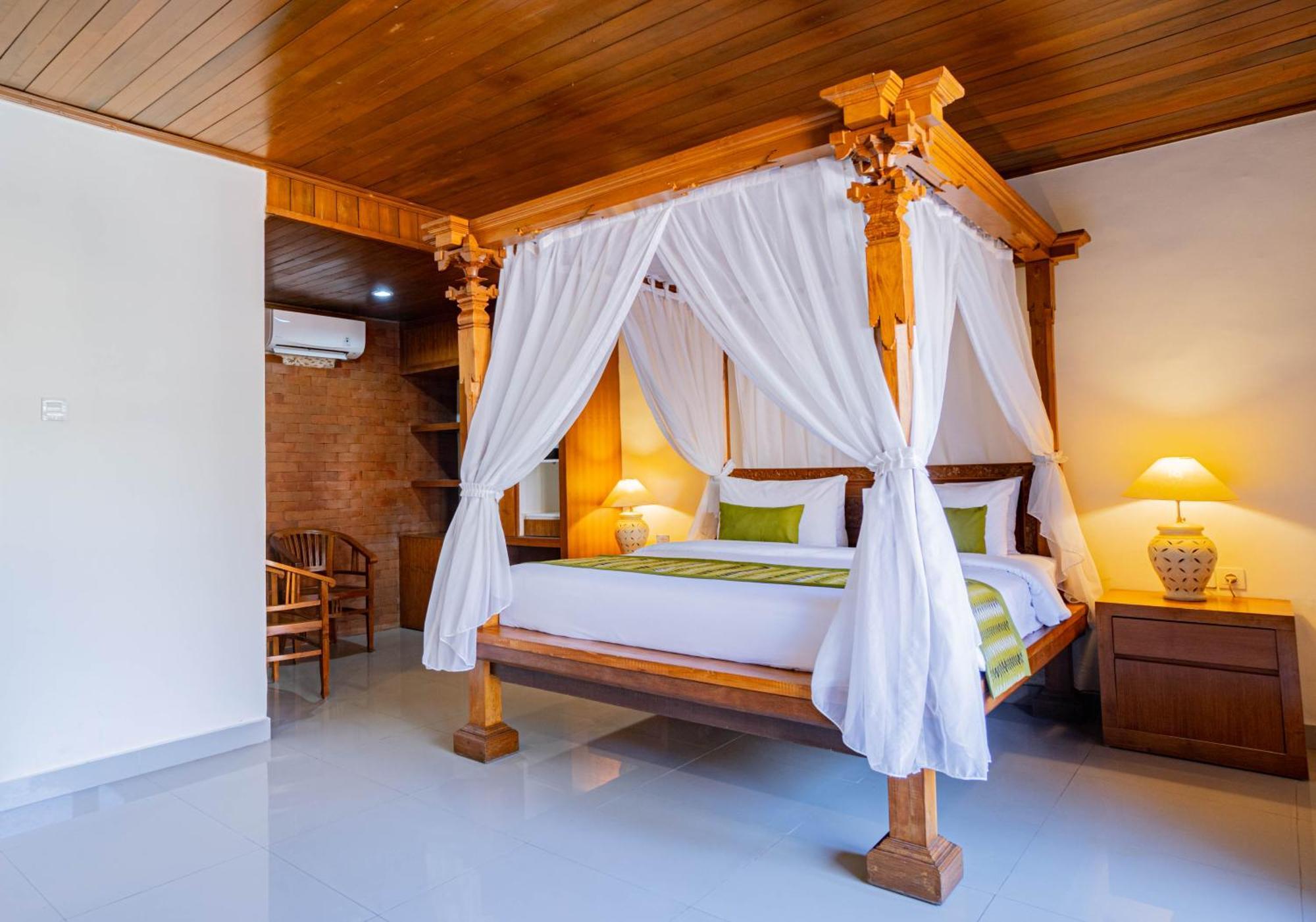 Wina Holiday Villa Kuta Lombok Esterno foto