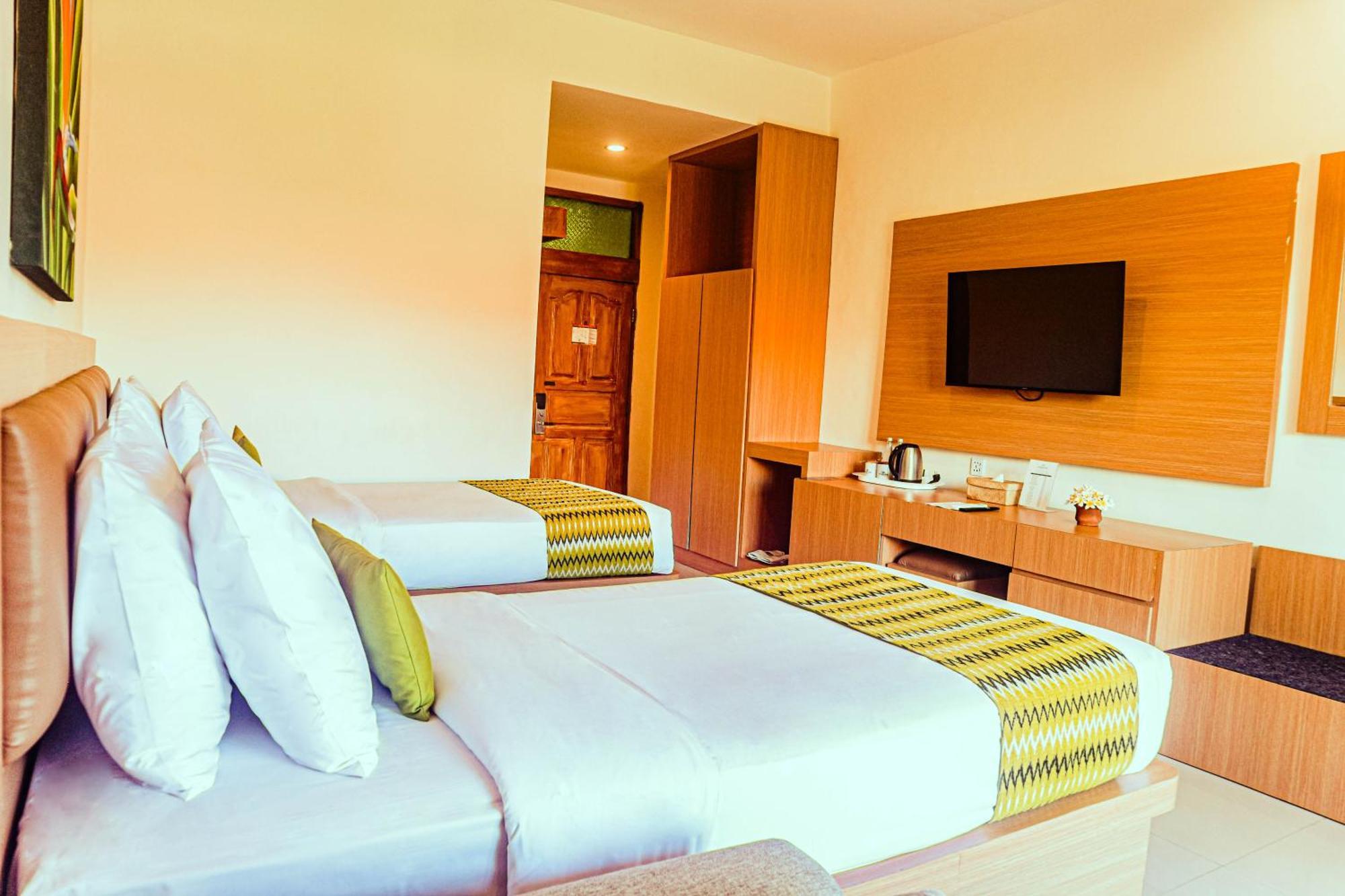 Wina Holiday Villa Kuta Lombok Esterno foto